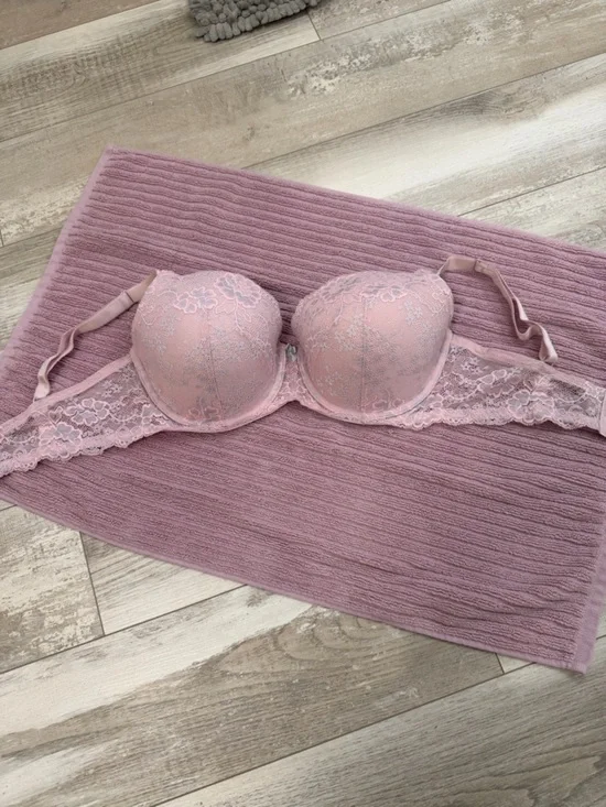 Victoria's Secret Pink Lace Lined Demi Push-Up Bra - Picture 2 of 3